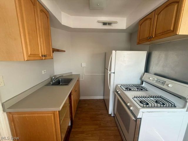 2027 Warrensville Center Road 6, South Euclid, OH 44121