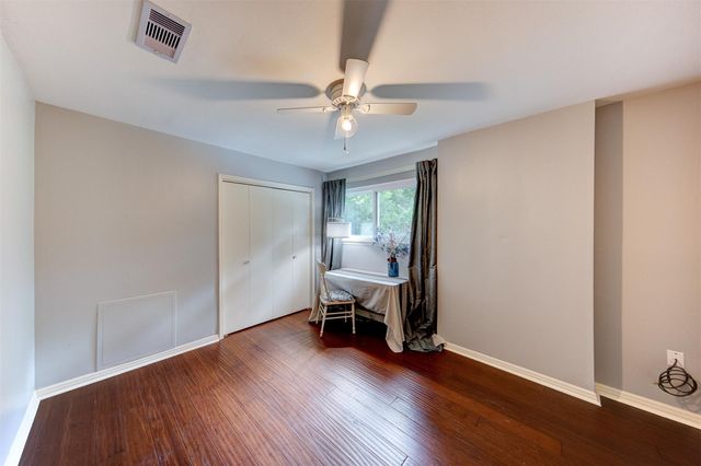 5109 Oak Court, Dickinson, TX 77539