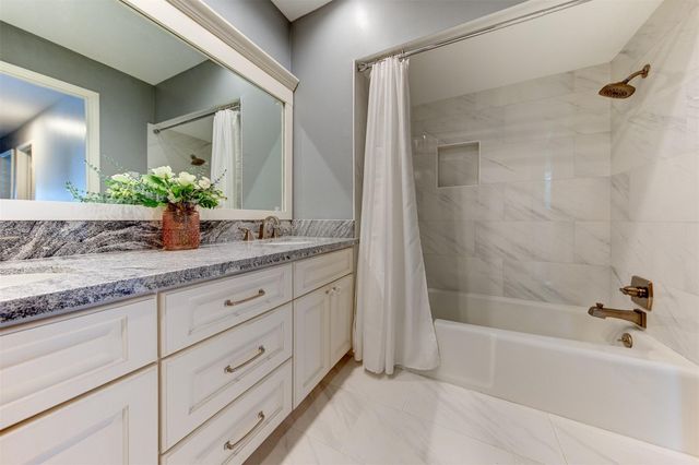 5109 Oak Court, Dickinson, TX 77539