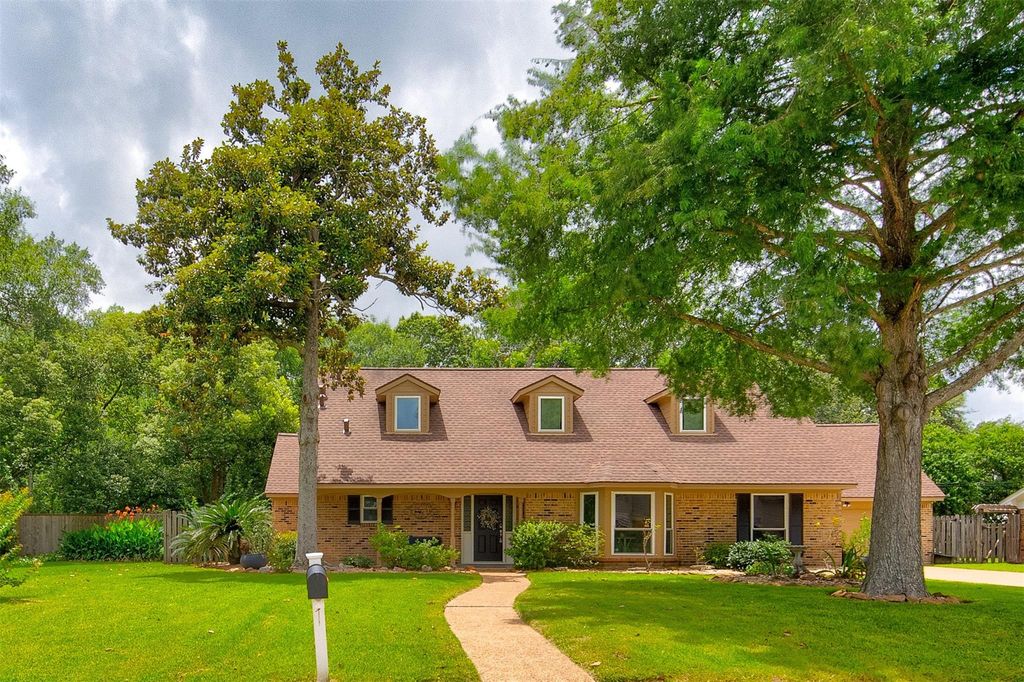 5109 Oak Court, Dickinson, TX 77539