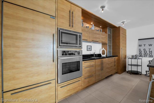 411 S Old Woodward Avenue 608, Birmingham, MI 48009