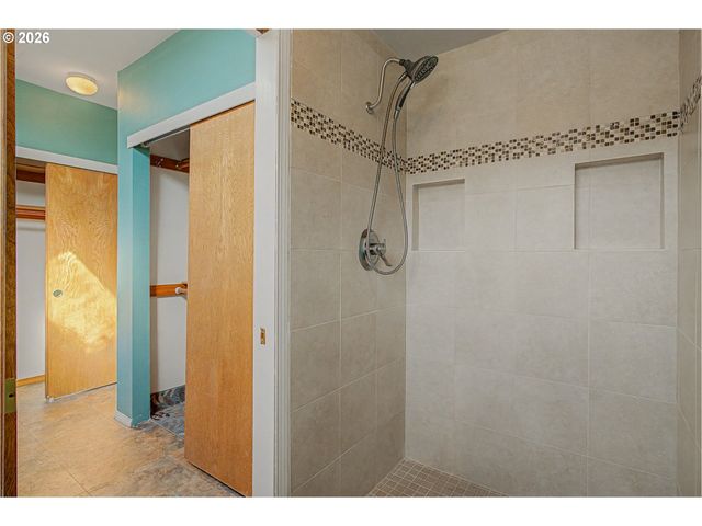 18281 Nw CAMBRAY St, Beaverton, OR 97006