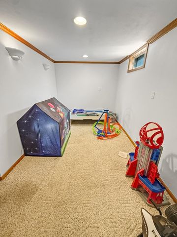 805 3rd St SW, Minot, ND 58701