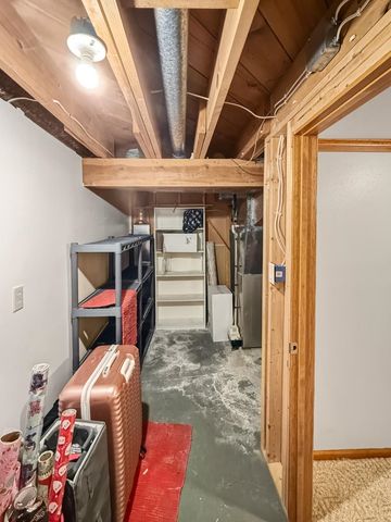 805 3rd St SW, Minot, ND 58701