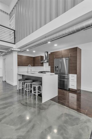 51 E Shevlin Avenue, Hazel Park, MI 48030