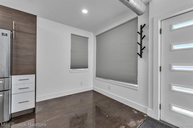 51 E Shevlin Avenue, Hazel Park, MI 48030