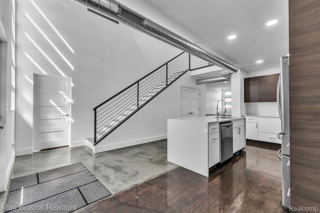 51 E Shevlin Avenue, Hazel Park, MI 48030