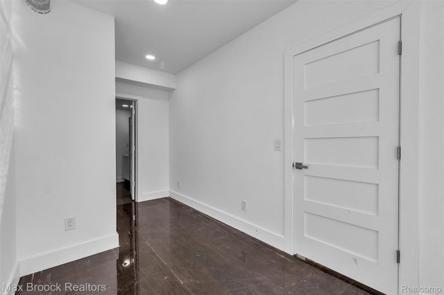 51 E Shevlin Avenue, Hazel Park, MI 48030