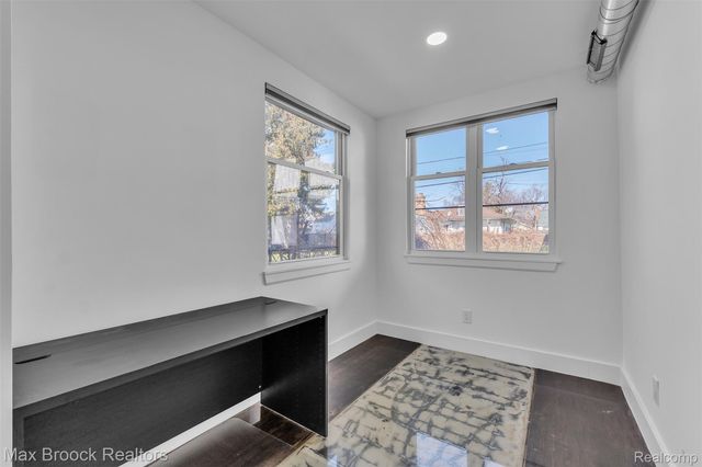 51 E Shevlin Avenue, Hazel Park, MI 48030