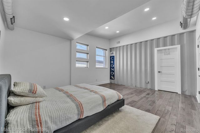 51 E Shevlin Avenue, Hazel Park, MI 48030