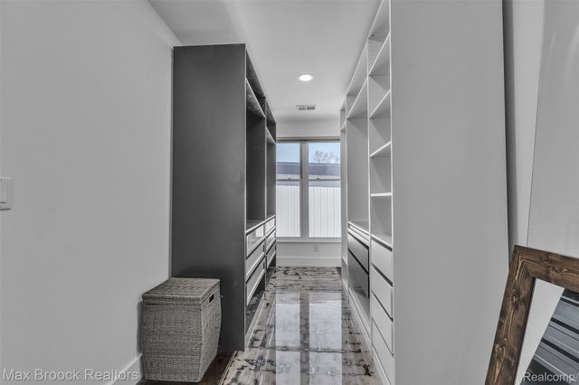 51 E Shevlin Avenue, Hazel Park, MI 48030