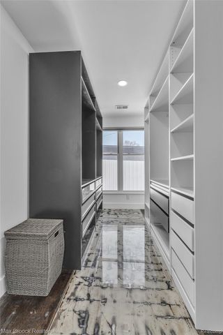 51 E Shevlin Avenue, Hazel Park, MI 48030