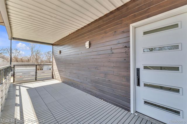 51 E Shevlin Avenue, Hazel Park, MI 48030