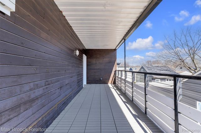 51 E Shevlin Avenue, Hazel Park, MI 48030