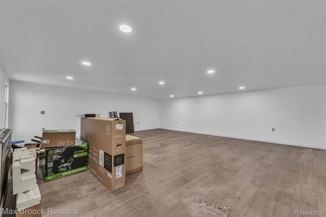 51 E Shevlin Avenue, Hazel Park, MI 48030