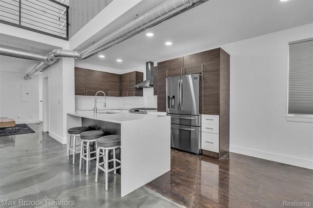 51 E Shevlin Avenue, Hazel Park, MI 48030