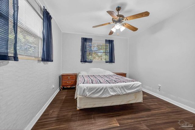 6100 Fairview Dr, Pensacola, FL 32505