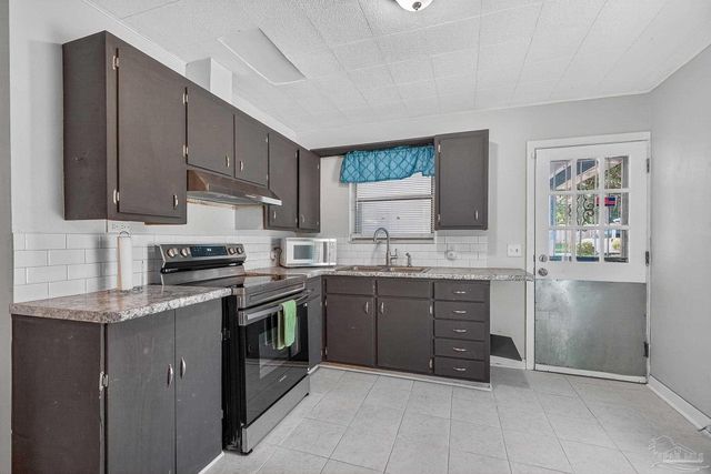 6100 Fairview Dr, Pensacola, FL 32505