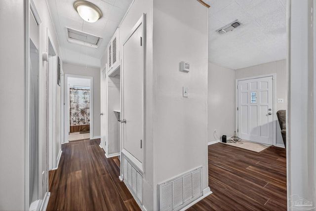 6100 Fairview Dr, Pensacola, FL 32505