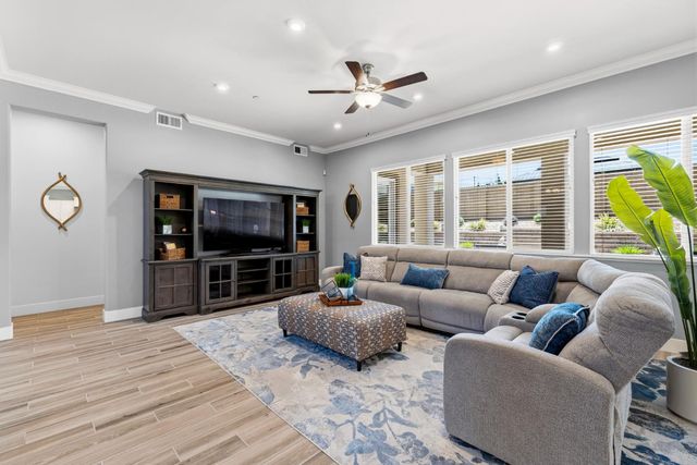 5625 Tuckeroo Way, Fair Oaks, CA 95628