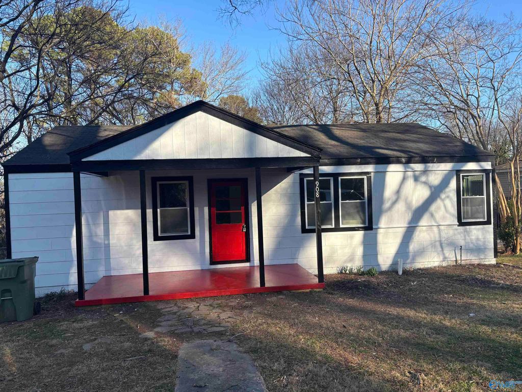 908 Crestline Road NW, Huntsville, AL 35816
