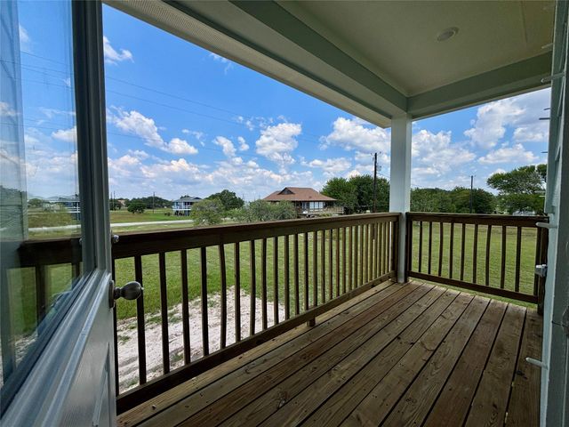 638 Swallow Drive, Palacios, TX 77465