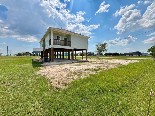 638 Swallow Drive, Palacios, TX 77465