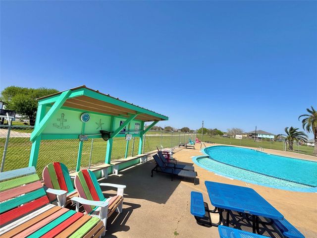 638 Swallow Drive, Palacios, TX 77465