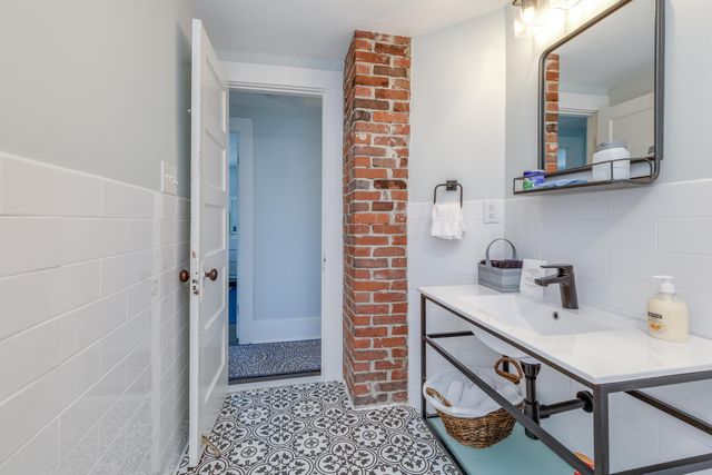19 Cutler Avenue, Hampton, NH 03842