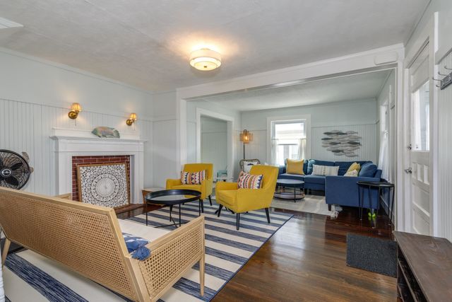 19 Cutler Avenue, Hampton, NH 03842
