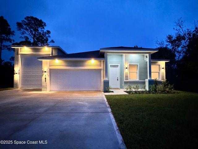 105 Delia Avenue NW, Palm Bay, FL 32907