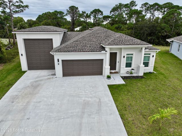 105 Delia Avenue NW, Palm Bay, FL 32907