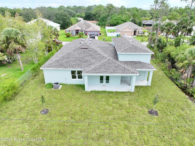 105 Delia Avenue NW, Palm Bay, FL 32907