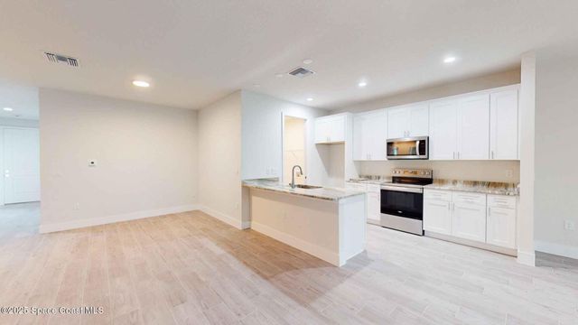 105 Delia Avenue NW, Palm Bay, FL 32907