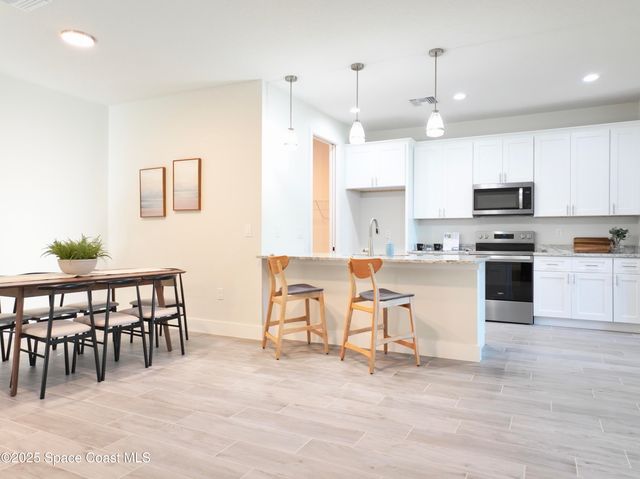 105 Delia Avenue NW, Palm Bay, FL 32907