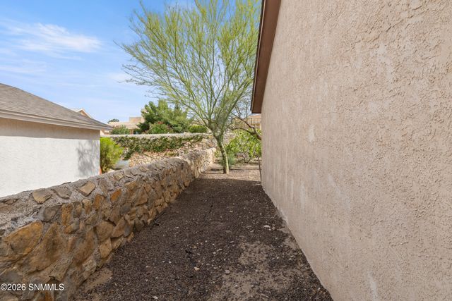 2247 Bright Star Avenue, Las Cruces, NM 88011