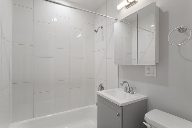 7070 N Sheridan Avenue 3S, Chicago, IL 60626