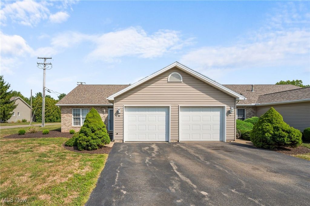 232 Bayview Drive, Cortland, OH 44410