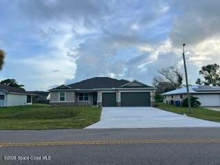 2171 Fallon Boulevard NE, Palm Bay, FL 32907