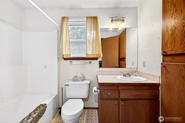 1610 28th Place SE, Puyallup, WA 98374