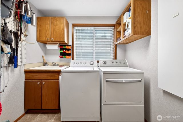 1610 28th Place SE, Puyallup, WA 98374