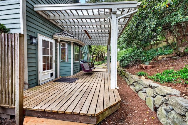 1610 28th Place SE, Puyallup, WA 98374