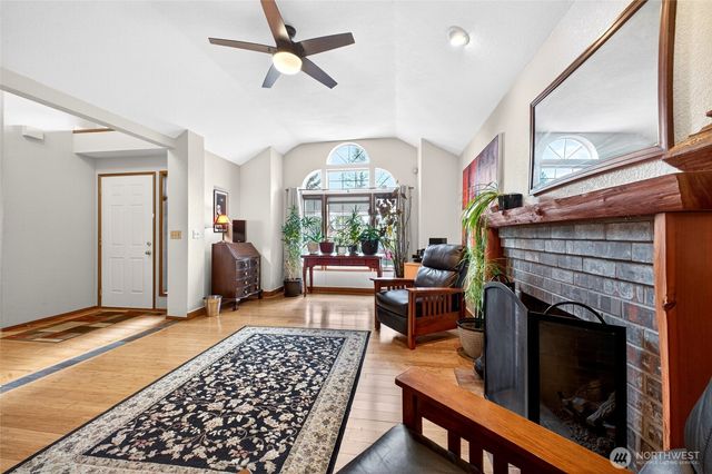 1610 28th Place SE, Puyallup, WA 98374