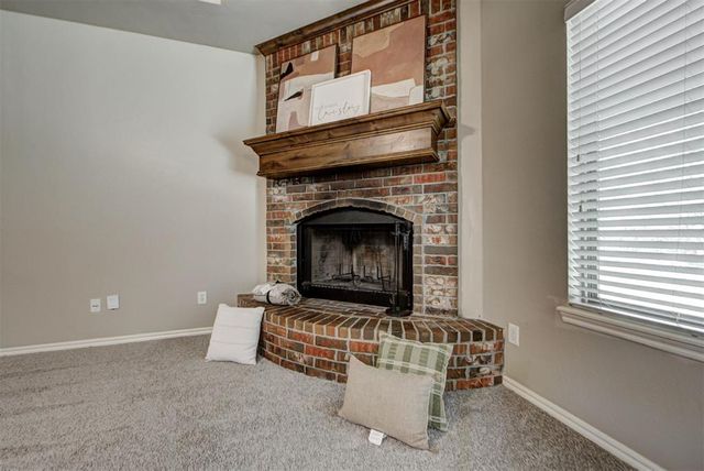 809 Breezy Hill Road, Edmond, OK 73025