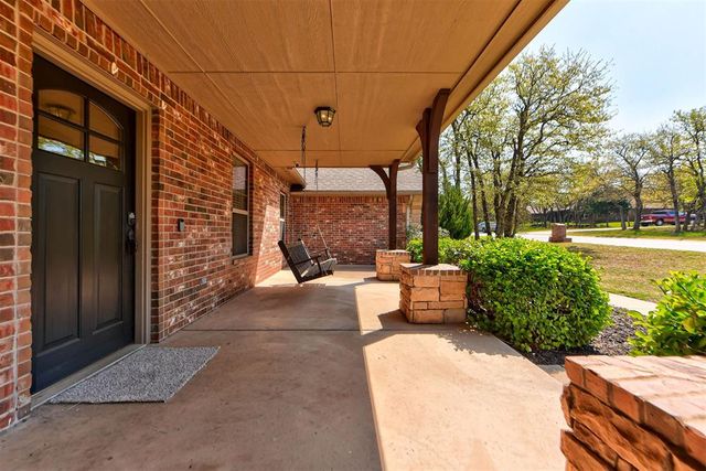 809 Breezy Hill Road, Edmond, OK 73025