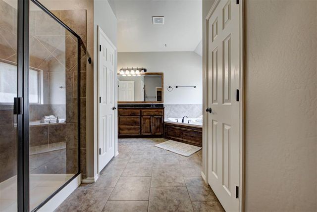 809 Breezy Hill Road, Edmond, OK 73025