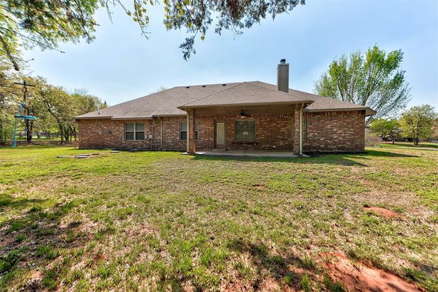 809 Breezy Hill Road, Edmond, OK 73025