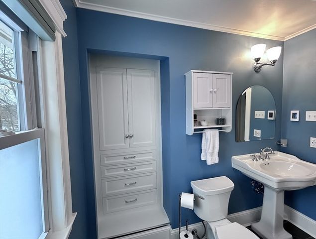 17 Longfellow Road, Worcester, MA 01602