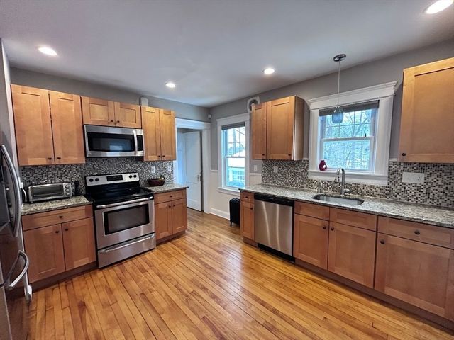 17 Longfellow Road, Worcester, MA 01602