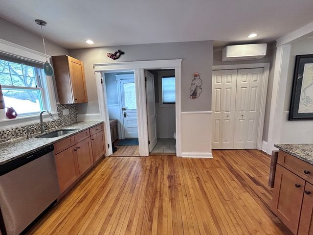 17 Longfellow Road, Worcester, MA 01602